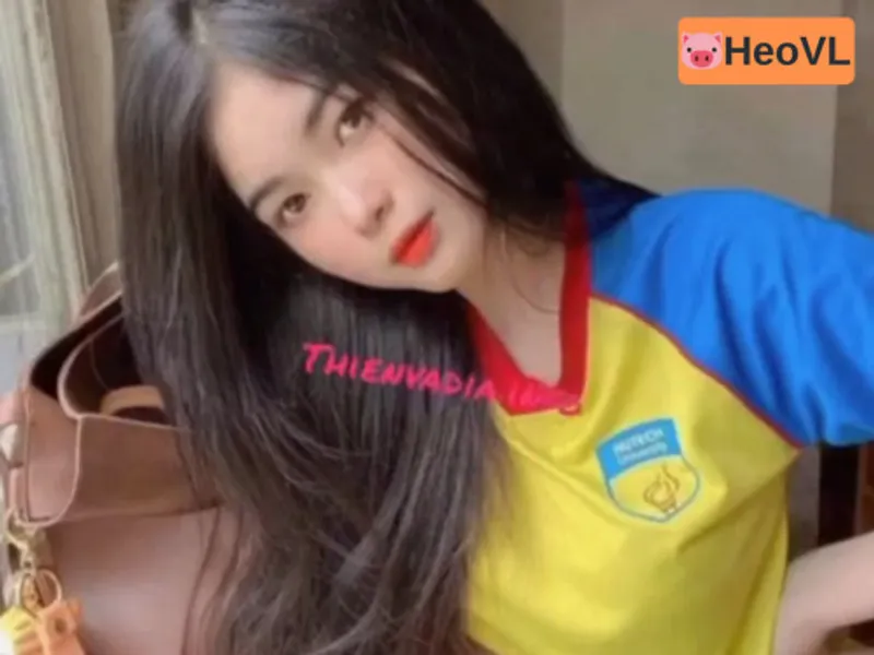 Clip nắc với nữ học sinh hutech mông bự