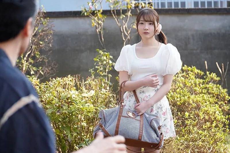 Gặp lại cháu gái cạnh nhà tôi đã nắc từ 10 năm trước về quê