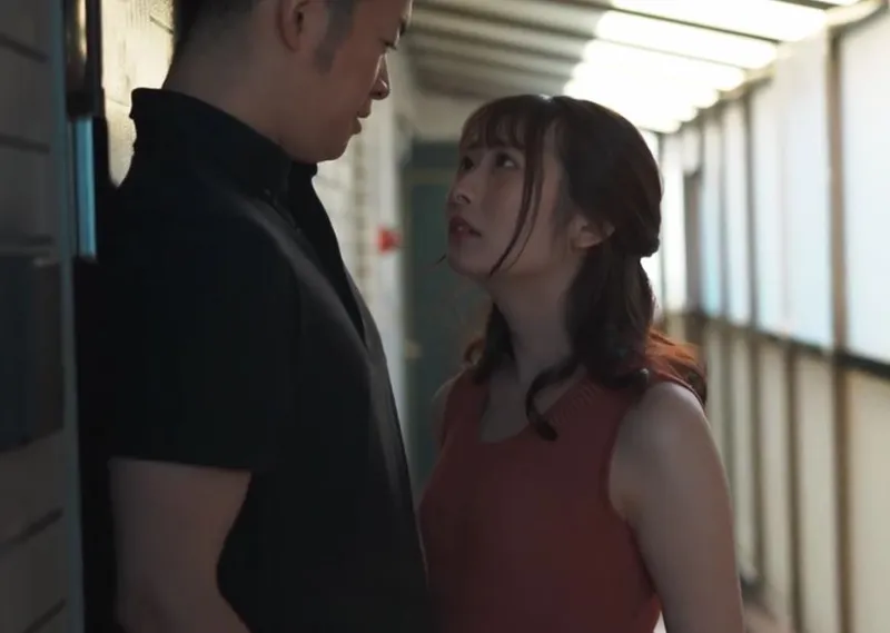 Bà xã mang thai, tôi bị nóng bỏng bởi cô vợ hàng xóm thường ở nhà một mình