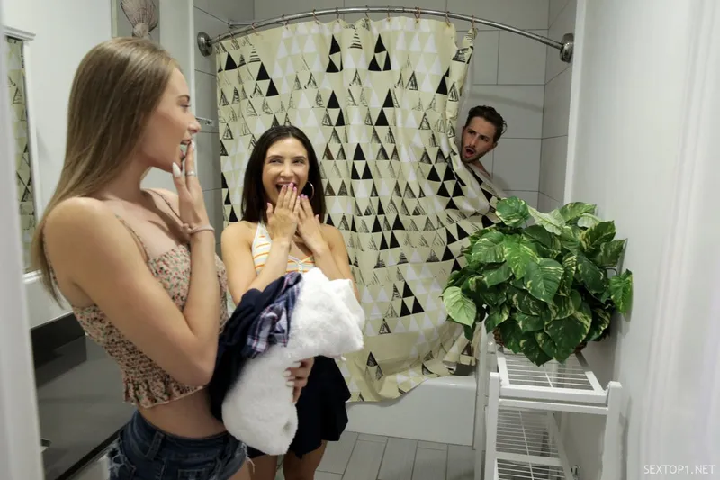 Hai đứa tình nhân cùng cha khác má lắm trò