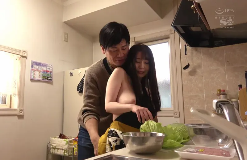 Nghi ngờ bà xã cắm sừng, người chồng lén lắp camera và chứng kiến tất cả